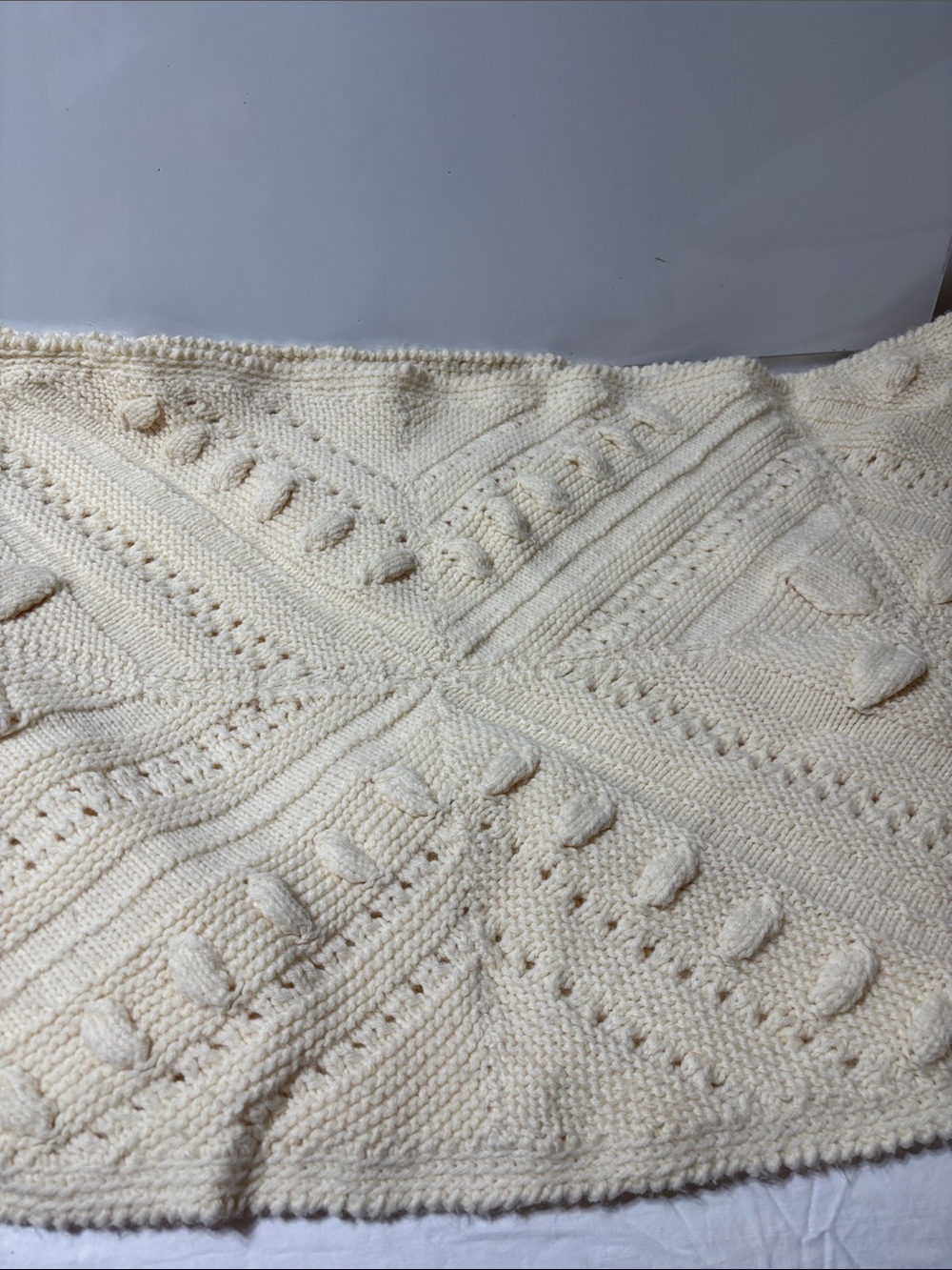 Handmade jumbo Cream Cable-Knit throw. Made by Eve Gurevich. EUC